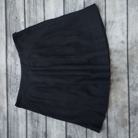 LOFT Dresses & Skirts - Ann Taylor Loft Smocked Skirt Sz 8